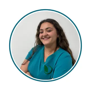 María García - Higienista Clínica María García, higienista dental clínica experta en profilaxis dental y educación en salud bucodental.